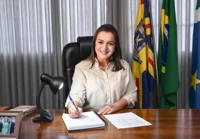 Prefeita evangélica que nomeou 12 pastores como secretários tem maior rejeição do país Prefeita evangélica que nomeou 12 pastores como secretários lidera rejeição no país