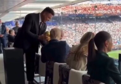 Pateta? Vídeo mostra Ronaldo sendo esnobado por Trump Screenshot_20260721_115501_X-picsay