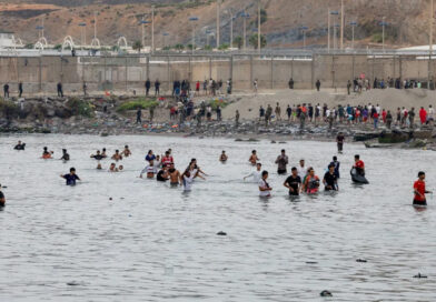 Crise migratória em Ceuta: governo espanhol defende política de direitos humanos Crise migratória em Ceuta: governo defende política de direitos humanos