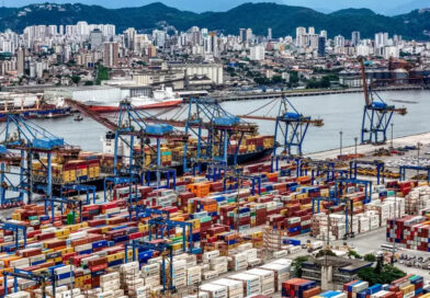 Governo Lula garante R$ 18,5 bilhões para proteger empresas contra tarifas norte-americanas Governo Lula garante R$ 18,5 bilhões para proteger empresas contra tarifas norte-americanas