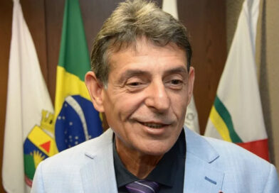 Magistrado flagrado bebendo em sessão ataca STF e tribunais superiores Magistrado flagrado bebendo em sessão ataca STF e tribunais superiores